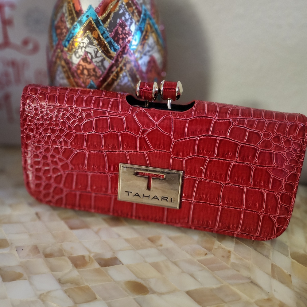 TAHARI Elie Red Croc-Embossed Women's Clutch ***EUC***